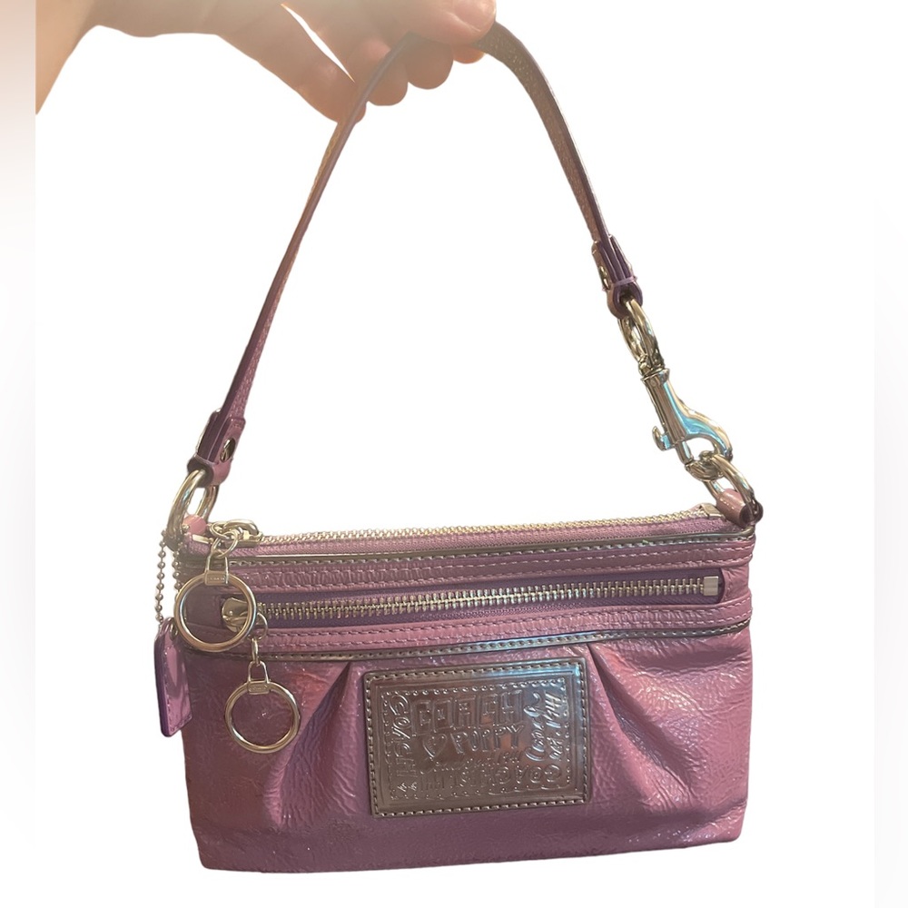BEAUTIFUL COACH POPPY WRISTLET/ WALLET.